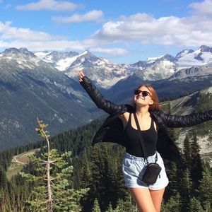 Meet your Posher, Constanza